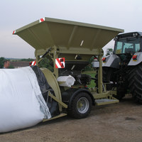 Мобильные вальцовые плющилки влажного зерна с прессом для закладки кормов в рукава