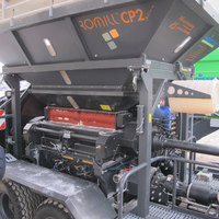 Mobila tuneļu mašīna graudu malšanai, drupināšanai, placināšanai un pildīšanai tuneļu maisos
